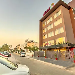 91 Huda City Centre Hotel